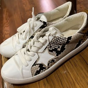 Steve Madden sneakers, women’s size 6.5